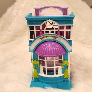 Fisher- Price Sweet Street Pet Parlor and Puppy Shop 2001 Vintage